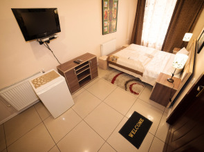 Отель Jam Trusakvets