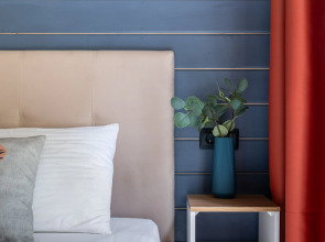 Частный дом в еловом лесу