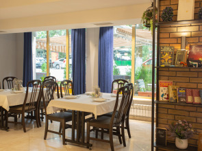 Отель B Hotel Bishkek