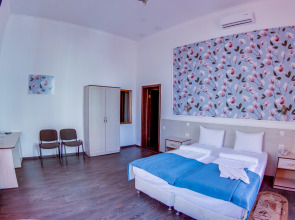 Отель сквер Высоцкого