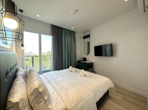 Апартаменты Urban Elephant Suites