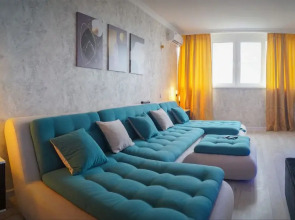 Квартира Эксклюзивная квартира с огромным турецким диваном