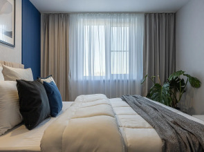 Апартаменты улучшенные, в центре города, с тремя спальнями