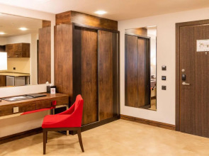 Отель Ramada and Suites by Wyndham Yerevan