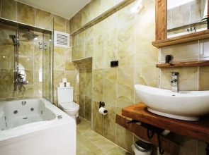 Апарт-отель  Cube Suites