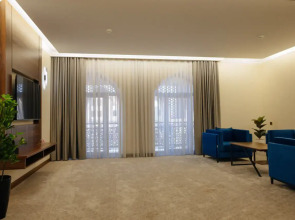 Отель Kohinur Plaza