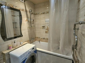 Квартира Теплый Берег Большая двухкомнатная квартира возле пляжа.