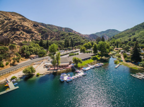 Отель The Lodge at Blue Lakes