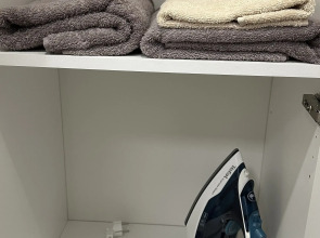 Апартаменты Истоман Two с видом на пруд