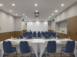 Отель Hampton by Hilton Istanbul Arnavutkoy