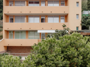 Отель Ламбат