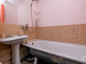 Квартира рядом с Мнтк им. Федорова и Ск Заря