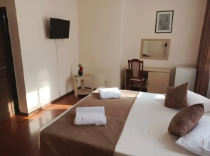 Отель Belon Land