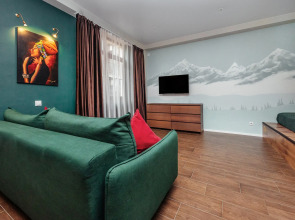 Апартаменты Дизайнерская студия около подъемника