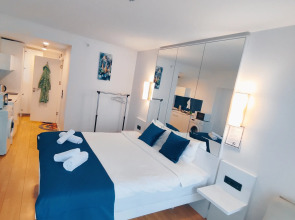 Апарт-отель Beach Side Orbi City