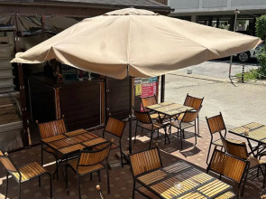 Отель Леонидас