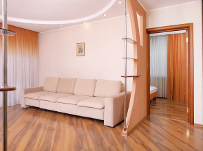 Квартира Двухкомнатная в тихом зеленом дворике