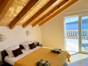 Апарт-отель Family House with pool & sea view