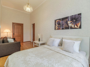 Апартаменты Видовые у Казанского собора 2 спальни 2 сан.узла 12 гостей