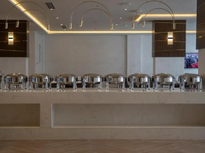 Отель The Plaza  and Resort