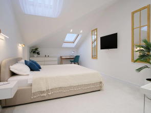 Апартаменты Дизайнерская мансарда в 150 метрах от моря