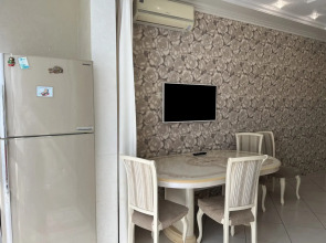 Квартира 8 Просторная 2-к в р-не Дельфинария - до моря 10 мин