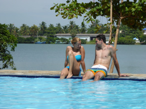 Отель Riviera Resort