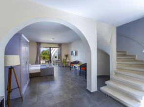 Отель Latchi Family Resort