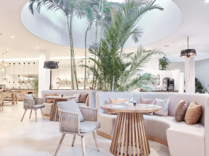 Отель Baobab Suites