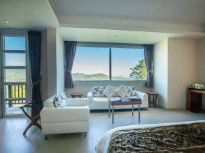 Отель KC Resort & Over Water Villas