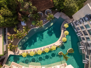 Отель Residences at the Fives