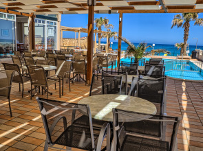 Апартаменты Seafront Beach Hotel