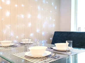 Апартаменты Sense на набережной c видом на воду