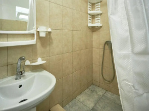 Отель Белый