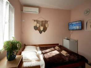 Отель Белый