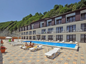 Курортный отель и яхт-клуб Торнадо