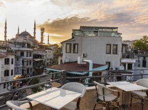 Отель The Triton