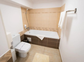 Отель Avenue Parliament