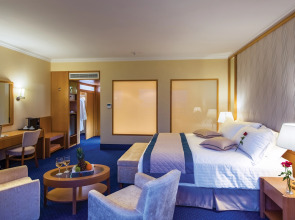 Отель Constantinou Bros Athena Royal Beach