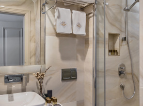 Отель Delita City