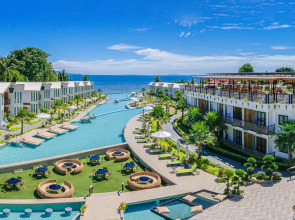Отель Vannee Golden Sands Resort
