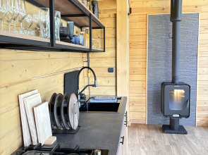 Дом с Камином и Панорамными Окнами