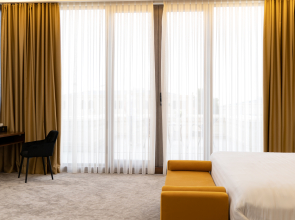 Отель Kohinur Plaza