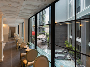 Отель Chateau Du Village Patong