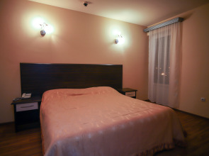 Armenian Village Park Hotel