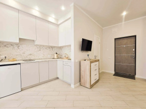 Квартира Светлая студия со своим балконом и потрясающим видом на море