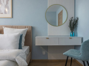 Апартаменты улучшенные, в центре города, с тремя спальнями