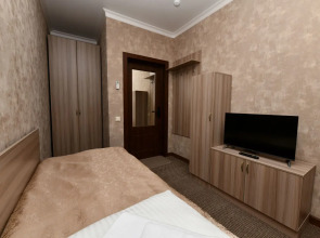 Отель Новоженовский