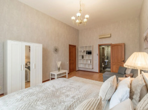 Апартаменты Видовые у Казанского собора 2 спальни 2 сан.узла 12 гостей