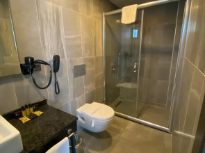 Отель Falcon 1511